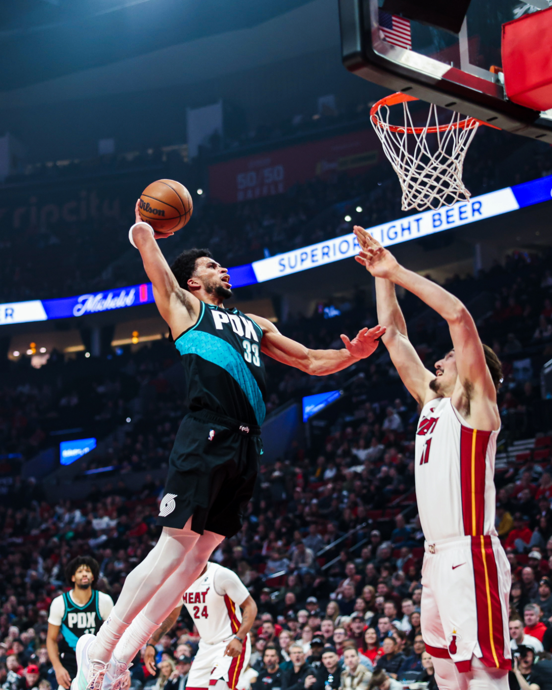 夏普27分7篮板开拓者击败热火4连胜，阿夫迪亚20分7篮板